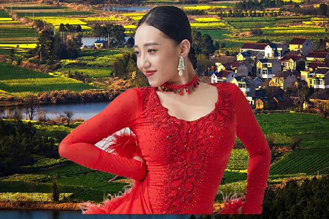 这时候，杨红也看向了对方，审视打量了眼，才开口道：“你是不是姓唐？