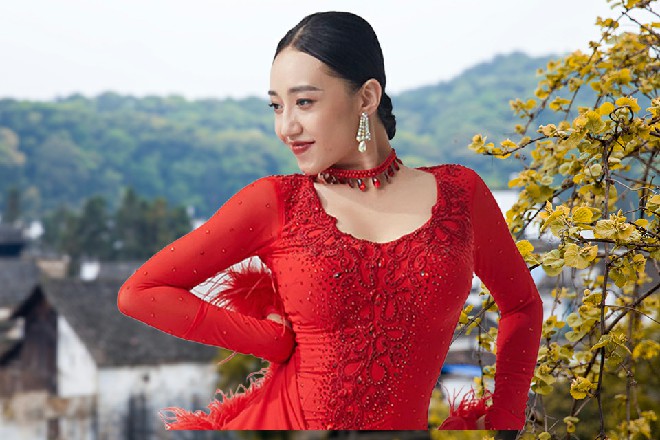 不久之后，alina和ZLATA柔术就知道，这一点也不夸张。抵达机场，首先联系机场，从内线通道进去。