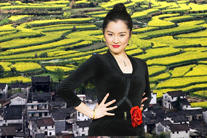 alina和ZLATA柔术落坐，接过郭淮递来的茶，随口问道：“你给崔吉说一下，几个项目组的进程。