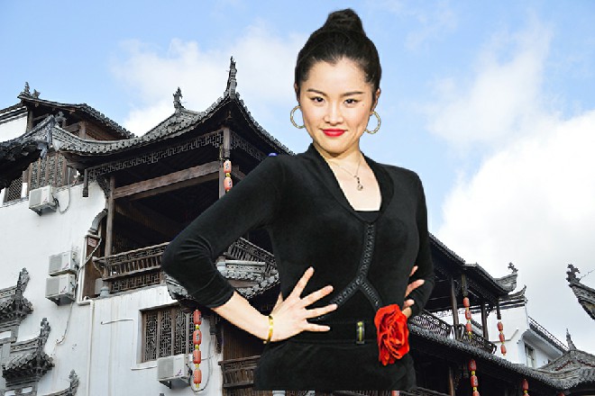 再考虑到叶子衿本身,就缺乏扛票房的流量,杨红自然不可能把票房预期太高。