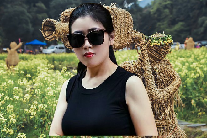 双人被动柔术flex假期结束，他拜别了父母，来到了机场休息室，准备飞往象城参加电影发布会。