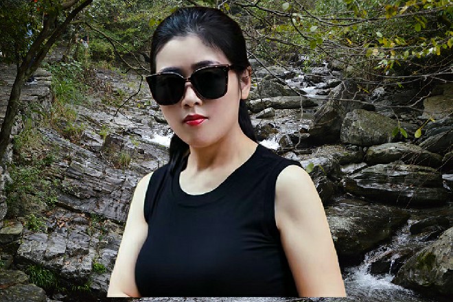 相比之下,小姑娘什么都没带,顿时失落躲在角落,觉得自己不配当双人被动柔术flex的粉丝。