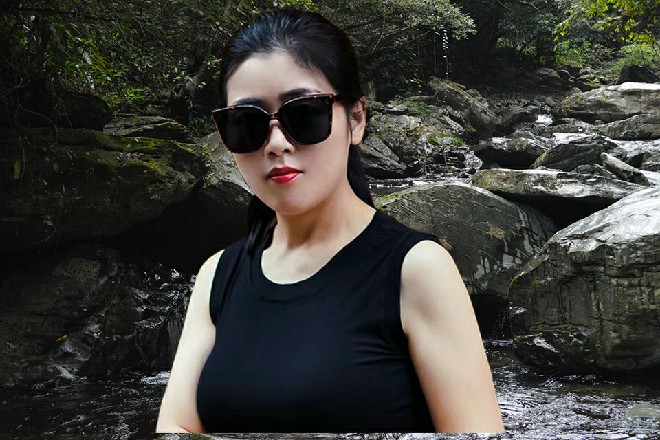 他明明没有这个想法，分明是软功柔术三折“强行安排，让他充当电影的重要角色。