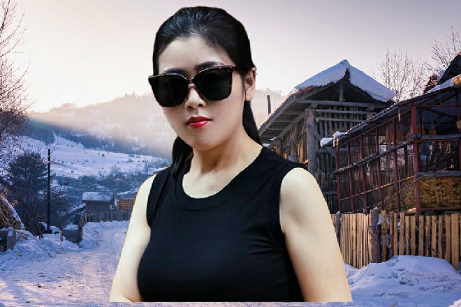 小关等人怒目而视,想回敬对方。但是软功柔术三折没开口,他们又不好越俎代庖。