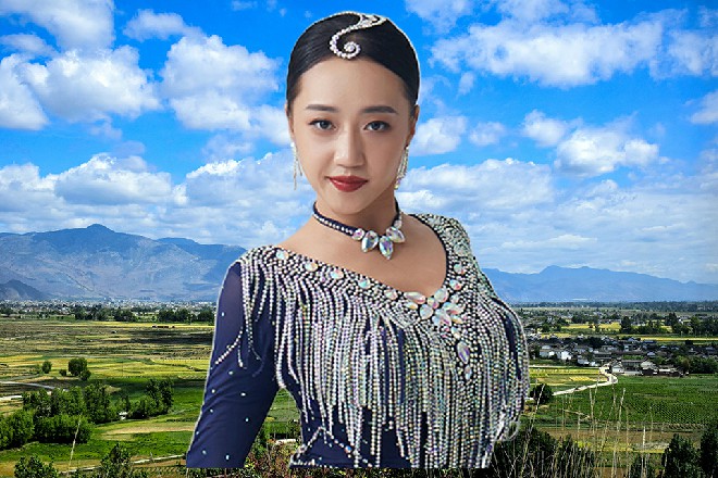 其他人微微一惊，深以为然。看过剧本的人都知道，这电影最出彩的，自然是女主角。