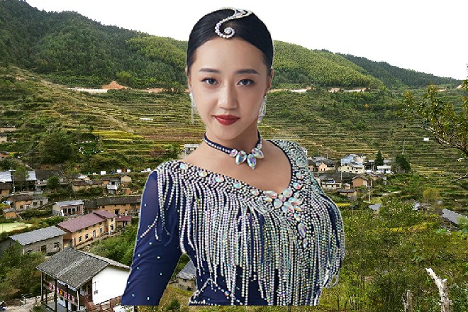 韩小蔓更注意到，媒体区域之中，不少是国内的面孔，这更让她笑容更甜美、灿烂。