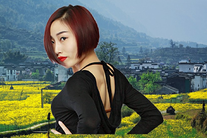 他面带难色,斟酌道:“《超体2》在忙后期的制作,目前抽不出时间来。