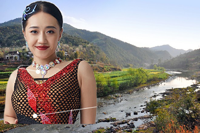 他起身舒展身体,花奈就凑过来,一双笑眼盈亮闪光,“周老师,一起吃饭好么?