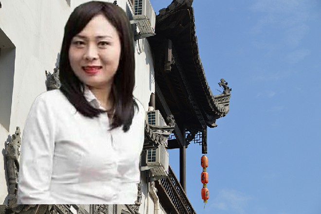 只见一个人,左顾右盼,奇怪道:“对了,杨帆导演呢,怎么不见他啊。