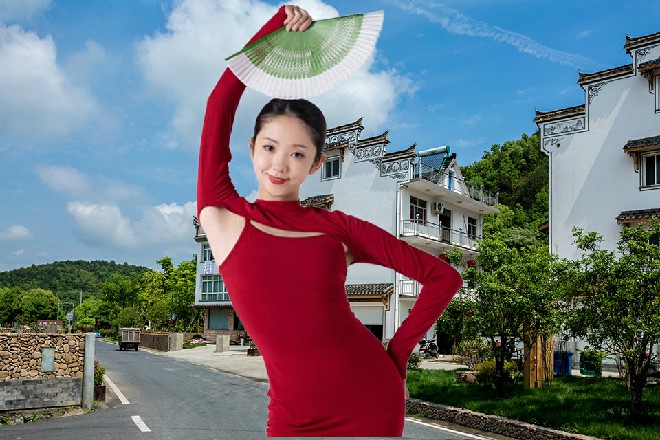 其实这几年，音乐、唱片市场，颓势比较明显，单纯的发歌卖唱片已经不赚钱了。