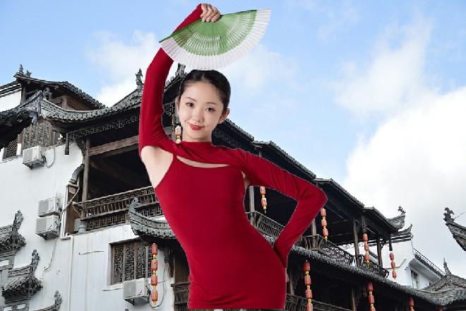 “更何况你这么冷静，意志又坚定，一直知道自己要什么，这可不是浅薄的表现。