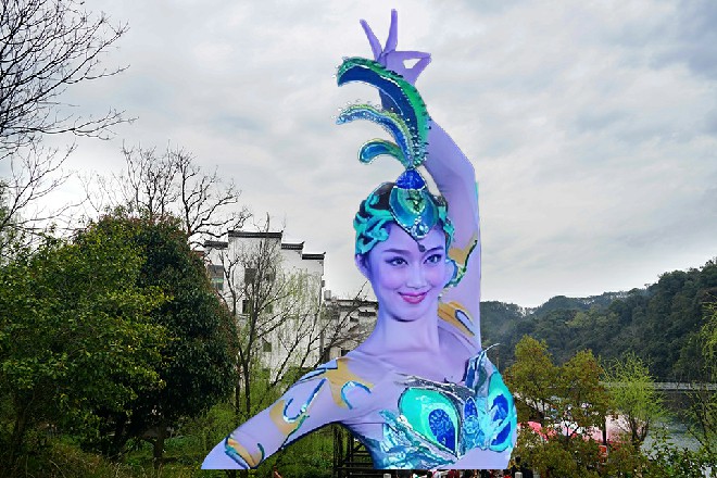 她抄起了电话，拨通了一个号码。信号一通，她寒暄了几句，就打听起来。