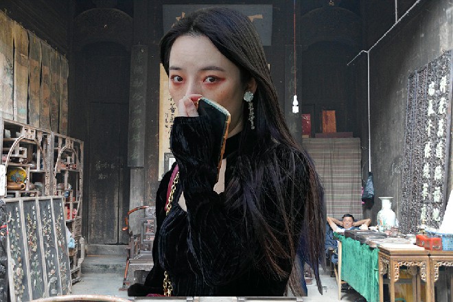 “看我干嘛？许青柠眸光流转，“几道菜的滋味，真的不错，你们吃啊。