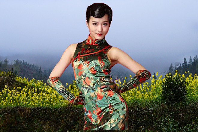 软功柔术三折送上一个鄙视的笑容，然后问道：“你决定了没有，要拍哪个剧本？