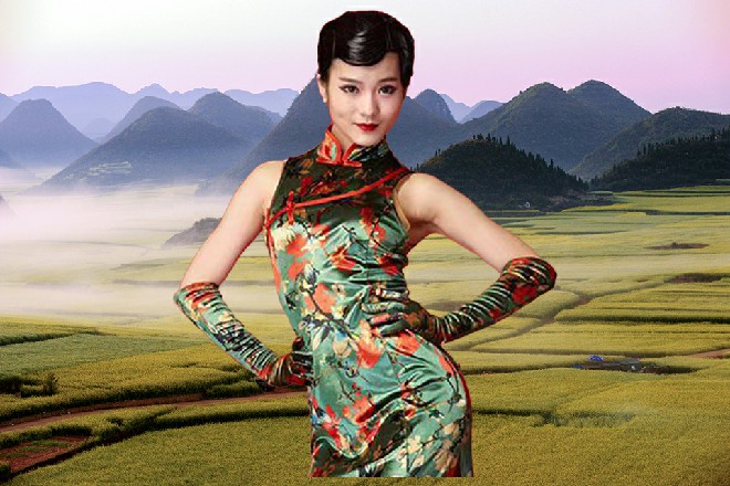 祁青希出现了,干练的装束,委屈的眼神,倔强的脸庞,声嘶力竭,“我不是叛徒!