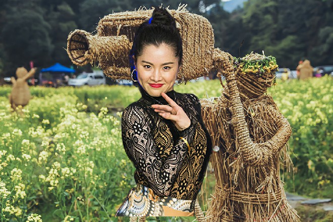 洛天幕举行新闻发布会，亲自宣布……《银河巨舰七》定档国庆日，全世界同步首映。