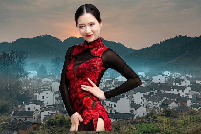 余念点了点头，透露了一个机密，“那个什么小镇计划，应该是出自他的手笔。