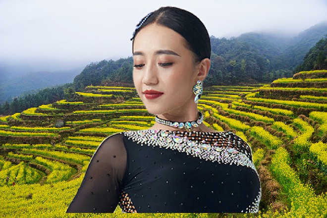 “刚才滋味不错吧？许青柠轻飘飘道：“美女投怀送抱，是不是很有成就感？
