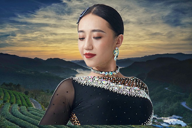 韩易笑而不语，其实这是他瞎说的，不管别人信不信，反正侄女怀疑了就行。