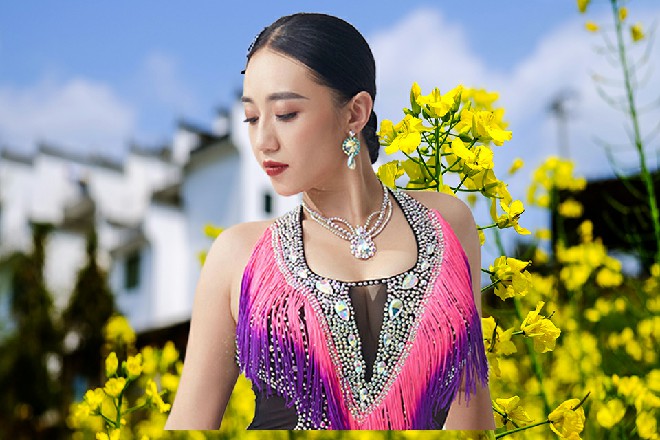 他心里，也难免有一些感怀。时间过得好快，才五百零几章，就已经快五年了啊。
