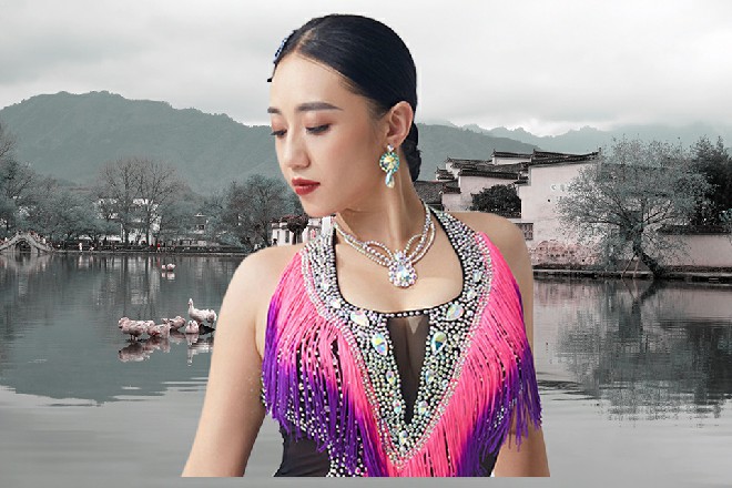 alina和ZLATA柔术觉得，自己就是脾气好，不然绝对会抬起四十二寸的脚，盖在他三十八寸的大脸上。