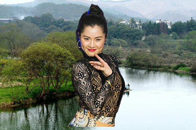 “萌萌的小龙,失去了法力,不比老鼠厉害多少。还经常受到鸭子的欺负,很是可怜。