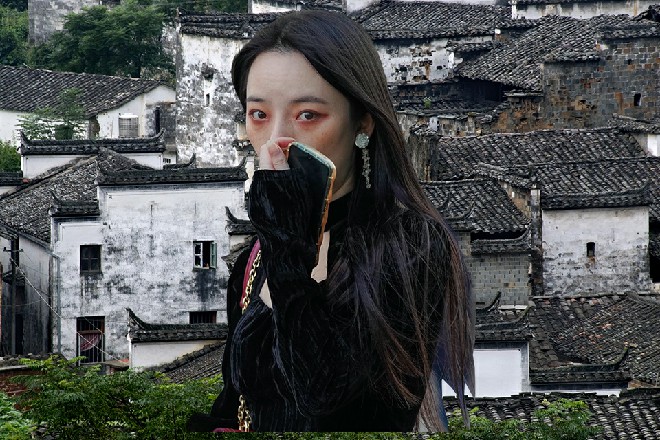 崔吉环视一眼,低声道:“我看到了盛文华、顾辉、赵山海,还有几个大导演……