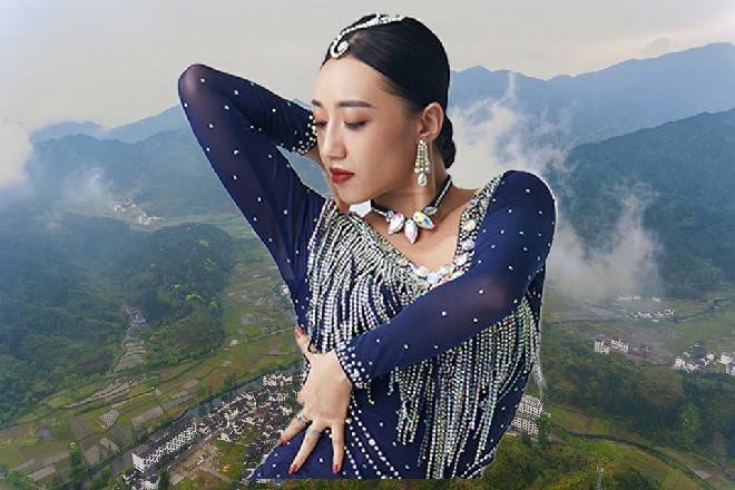 众人草率吃完早餐，返回房间休息。一群人安慰着夏离，顺便谴责洪天娱乐的蛮横霸道。