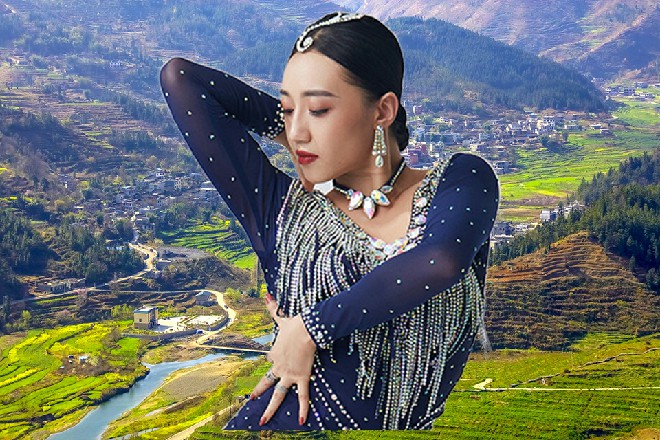 在决策方面,她不听从任何人的建议、意见,把事情安排下去,她只要满意的结果。