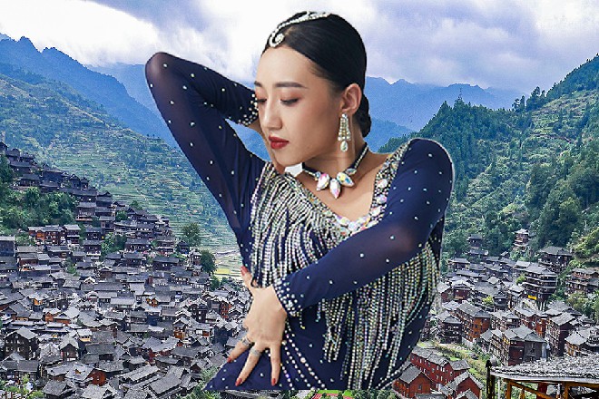 友人斜视,“余念参与其中,无非是个配角,属于衬托两个人的背景板。