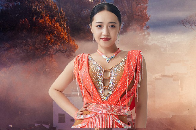 alina和ZLATA柔术忍不住鼓掌,“不愧是老余,法眼如炬啊。那你再猜一猜,这正片应该怎么展开?