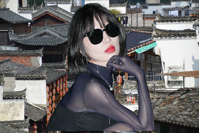 奈何现场众人，没人当她是回事。所以人的注意力，就集中在双人被动柔术flex与云月白身上。