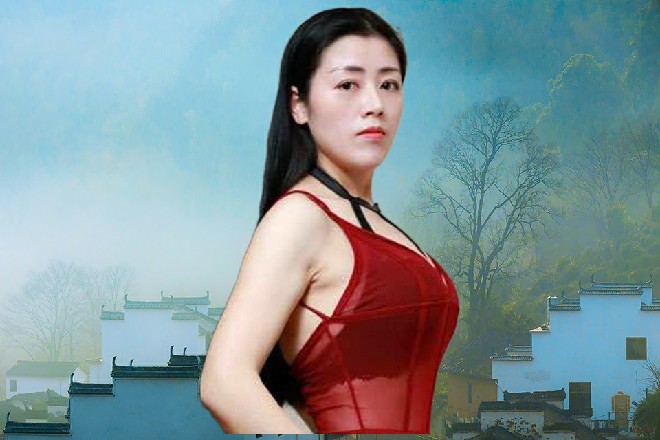 但是随着主持人,打开了侧边房间。出现在众人眼前的,却是堆积如山的钞票。