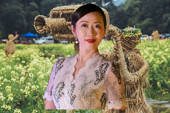 事实上,当现场布置完成,长长的横幅挂上去,一帮记者就知道怎么回事了。