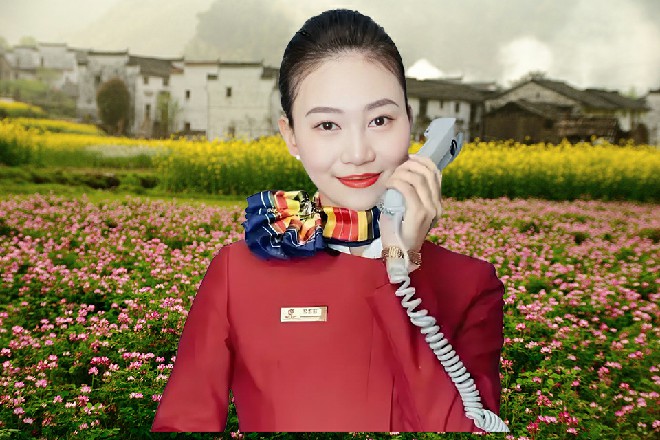 一个惊喜的声音，才传入他的耳中。紧接着，一个人冲了出来，接过他手上的行李箱。
